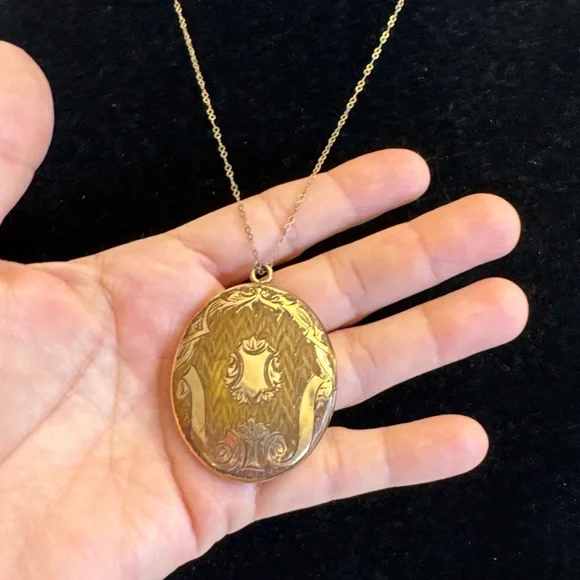 Large Antique D&C Victorian Gold Fill Photo Locket Pendant Necklace Etched Heavy - Picture 1 of 16
